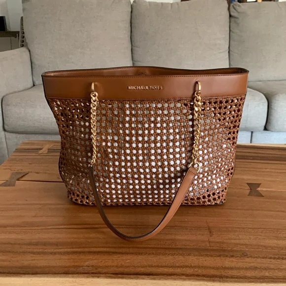 Michael Kors Kinsley Rattan Carryall Tote Bag in the color Luggage. - Picture 3 of 9